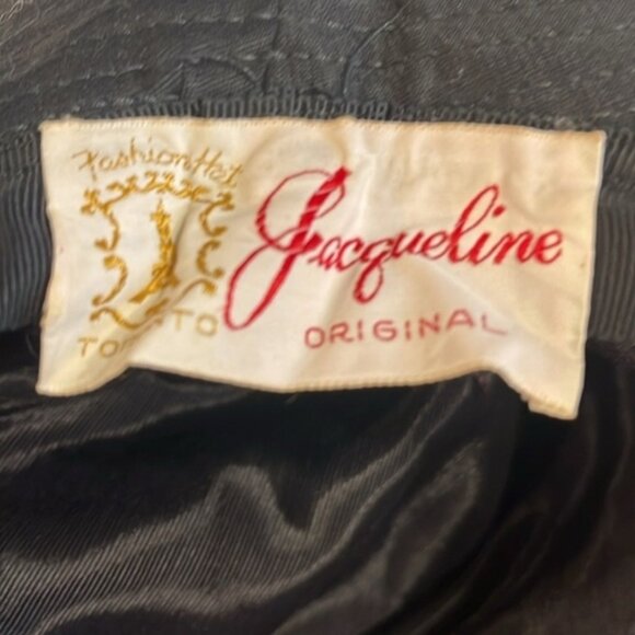 JACQUELINE black velvet 22” (57 cm) flower shaped hat back bow vintage - Picture 3 of 3